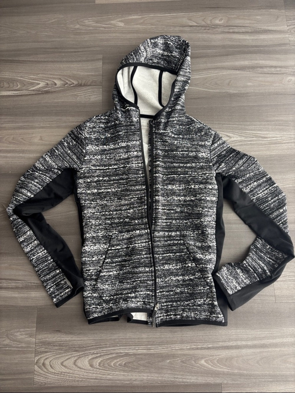 Nike White Sherpa Therma-FIT Pullover